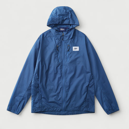 軽量フーディージャケット